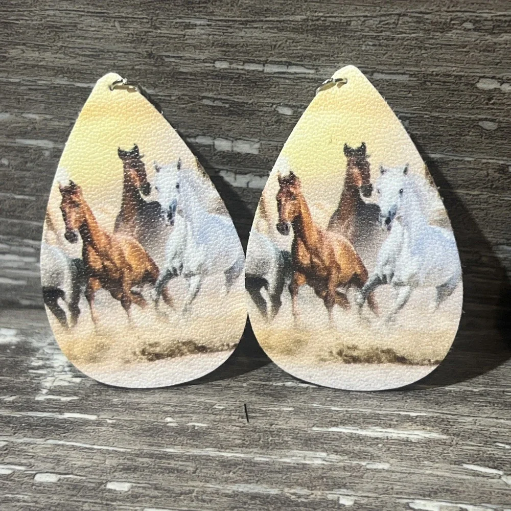 Earrings Horse Equestrian Head Silver Tone Twisted Rope Border Teardrop Set Of 2